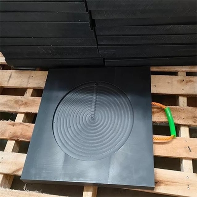 El camión compuesto del HDPE durable montó las grúas ejerce presión sobre los cojines resistentes del soporte