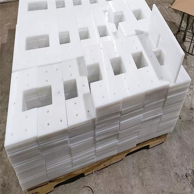 La paleta UHMWPE blanco del vuelo del transportador de la fabricación del polietileno trabajó a máquina piezas